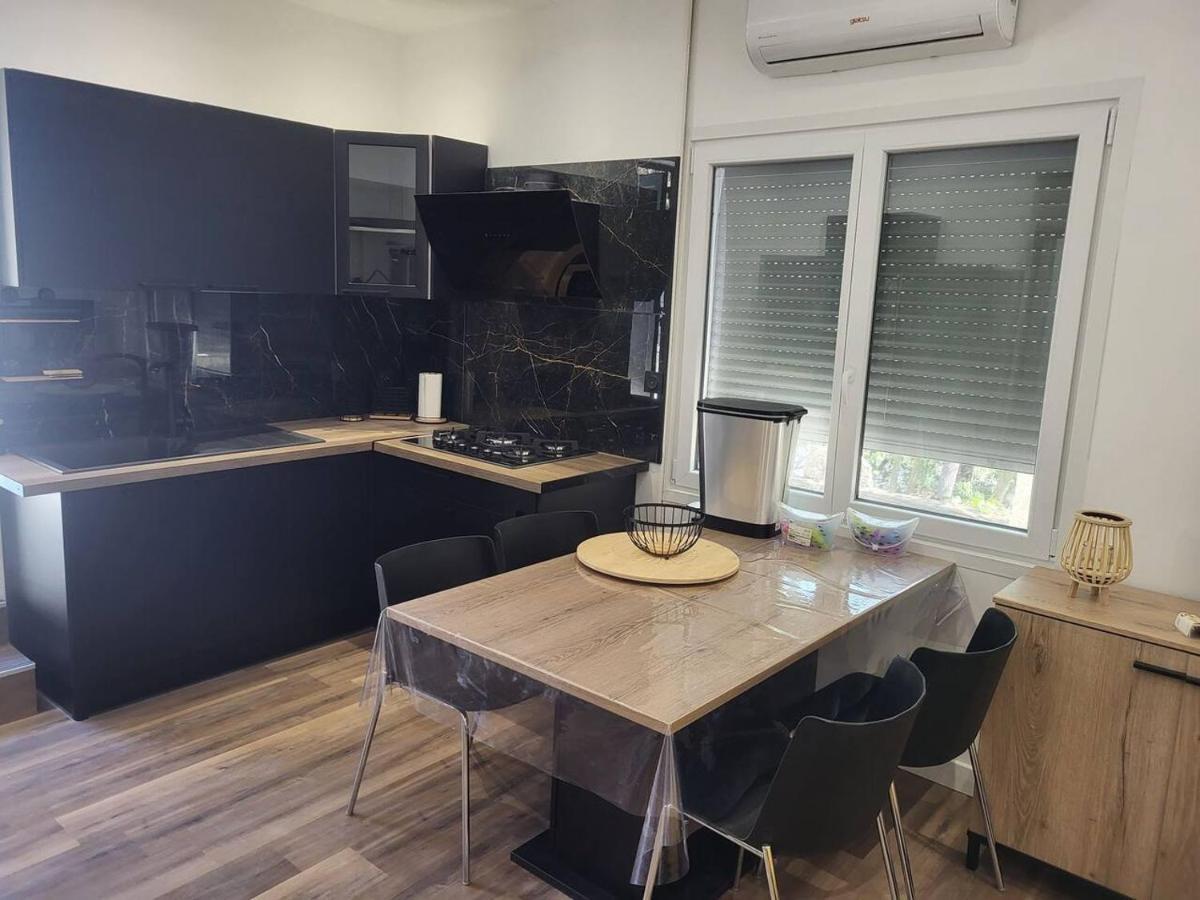 Appartement Jacuzzi Нарбонн Екстер'єр фото